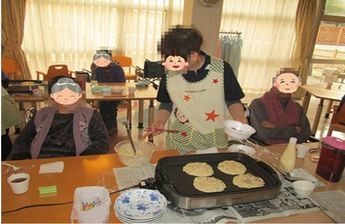 お食事レク　お好み焼き