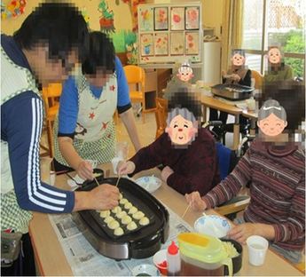 食事レクリェーション　たこ焼き